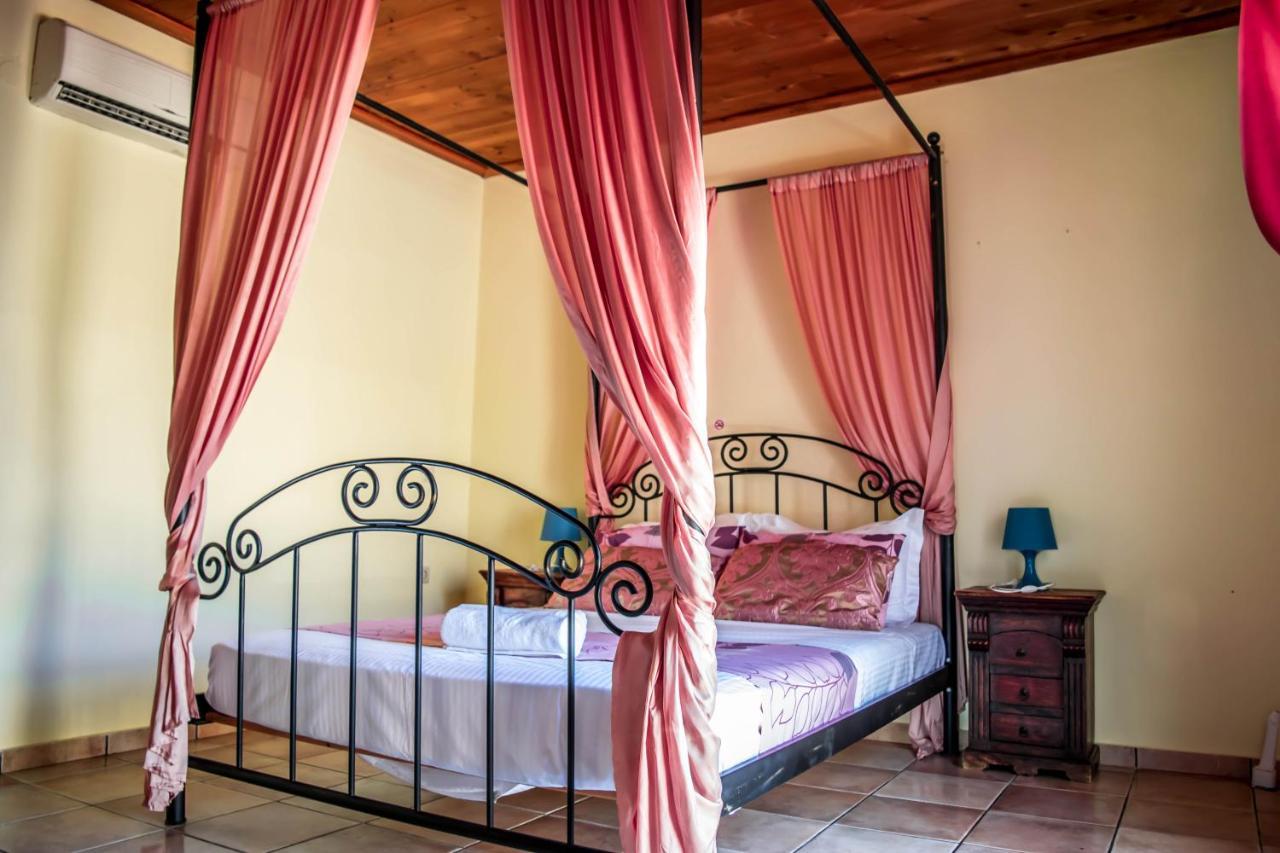 Niriides Villas Old Listing Херсонисос Екстериор снимка
